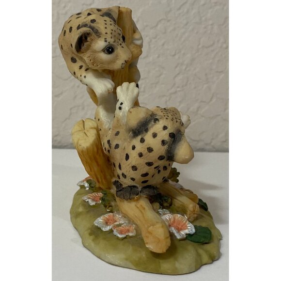 Ceramic Cheetah Cubs Decorative Sculpture Tree Stump Flowers Floral - Picture 4 of 6